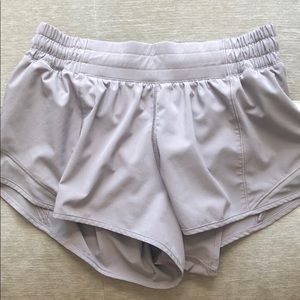 Lululemon Hotty Hot Short 2.5